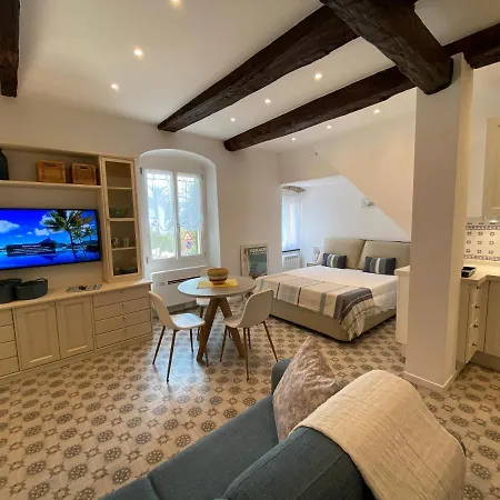 5 Stelle Nel Borgo Di Celle Ligure