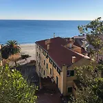 5 Stelle Nel Borgo Di Celle Ligure