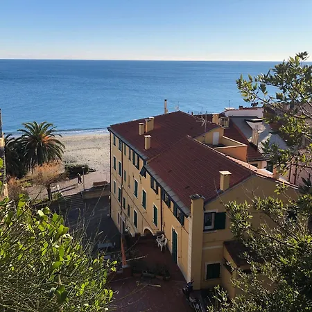 5 Stelle Nel Borgo Di Celle Ligure