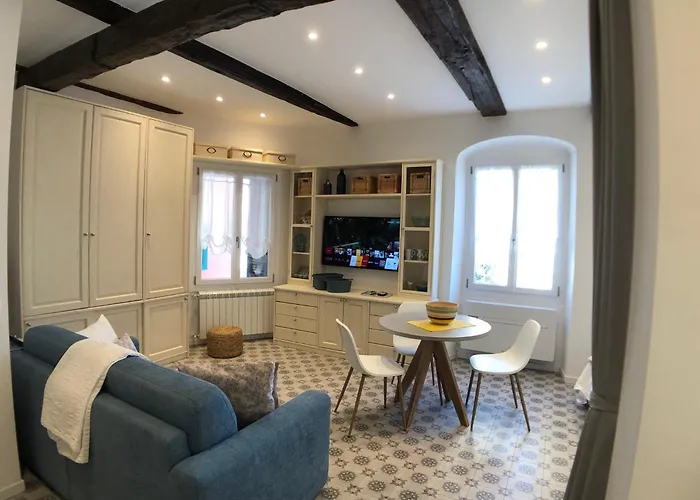 5 Stelle Nel Borgo Di * チェッレ・リーグレ